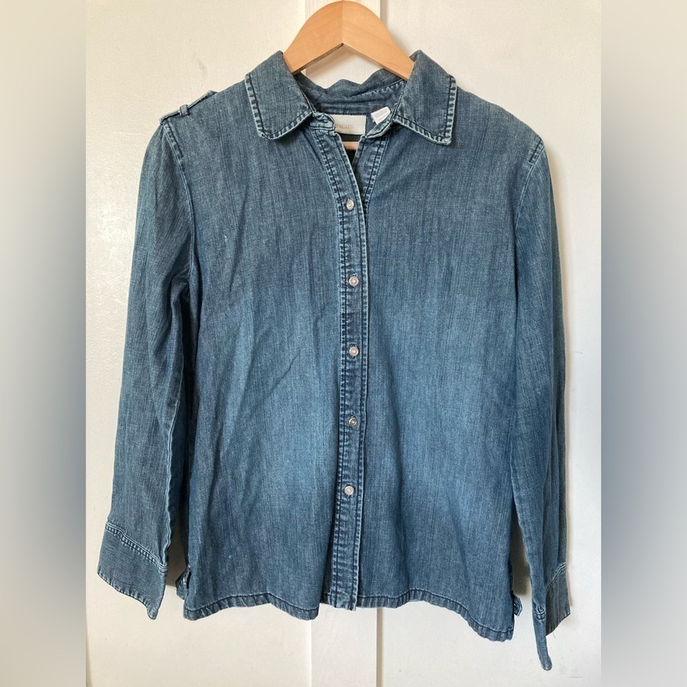 Chicos denim chambray button down shirt long sleeve diamond buttons size 1